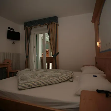 Garni Eden Hotel 2*